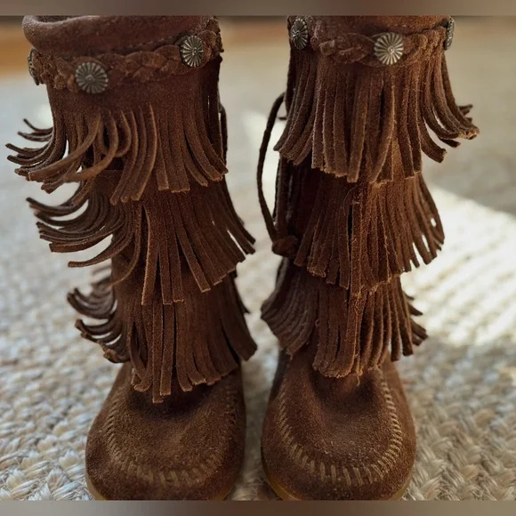 Minnetonka 3-Layer Fringe Bohemian Girls Leather Moccasin Boots Size 10 - Picture 5 of 14